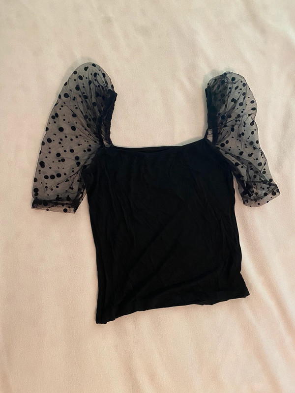 NWOT Puff Sleeve Top 2