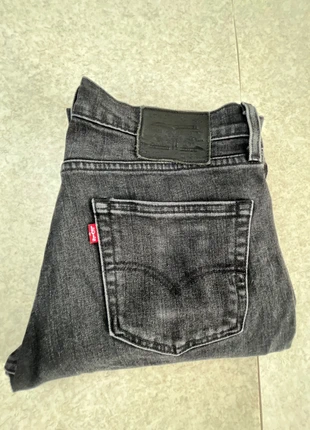 Jean Levi’s 511 coupe Slim Noir Taille  W33 L33 Vintage, merk: Levi's, staat: Heel goed, maat: W34 | FR 44, € 20,00, € 21,70 inclusief Kopersbescherming