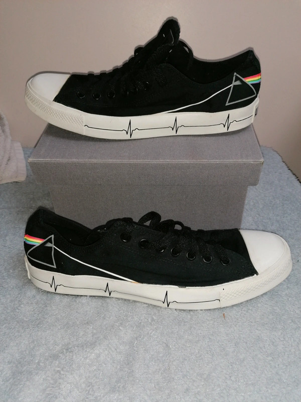 Size 11 Converse All ⭐Star RARE Pink Floyd Dark side of the moon    4