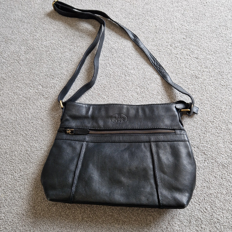 Black leather Rowallan Handbag - Vinted