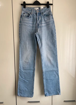Jean bleu clair coupe droite, marque: H&M, état: Très bon état, taille: XS / 34 / 6, 5,00 €, 5,95 € Protection acheteurs incluse