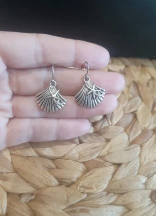 Boucles d'oreilles coquillages argentés, merk: Boutique indépendante, staat: Heel goed, € 1,00, € 1,75 inclusief Kopersbescherming