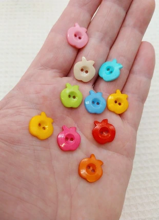 Bouton de couture pomme multicolore acrylique - 10pcs A1421, marca: Mercerie Syllikan, estado: Muy bueno, 2,00 €, 2,80 € Protección al comprador Pro incluida