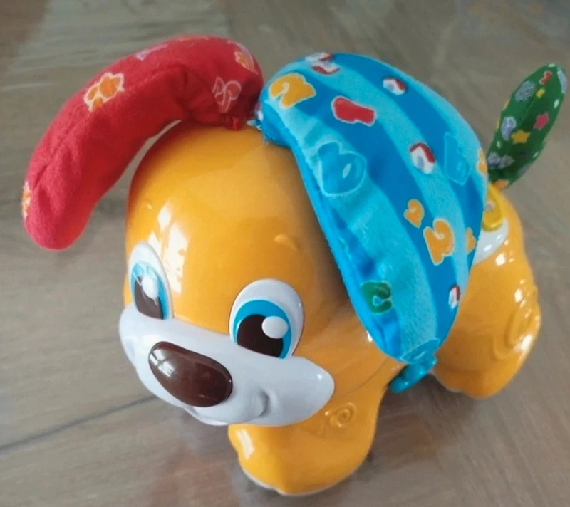 Clementoni Bibou le chien qui fait coucou chien interactif