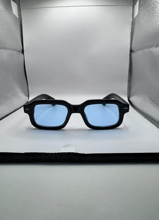 Lunettes style 90's, merk: Vintage Dressing, staat: Heel goed, € 11,00, € 12,25 inclusief Kopersbescherming