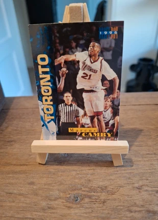 1996 Score Board Draft Day Marcus Camby #2A Toronto Raptors RC, merk: scoreboard, staat: Goed, € 1,00, € 1,75 inclusief Kopersbescherming