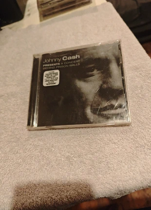 Johnny Cash Presents A Concert Behind Prison Walls CD, condition: Good, €5.00, €5.95 includes Buyer Protection