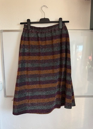 Glitzer braun/ beige gestreifter Rock | midi rock | Stretch Rock | lockerer Rock, merk: YAS, staat: Heel goed, maat: S / 36 / 8, € 4,00, € 4,90 inclusief Kopersbescherming