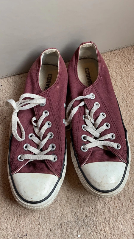 Burgundy converse Vinted