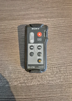 Sony video 8 RMT-504 Remote, merk: Sony, staat: Heel goed, € 5,00, € 5,95 inclusief Kopersbescherming