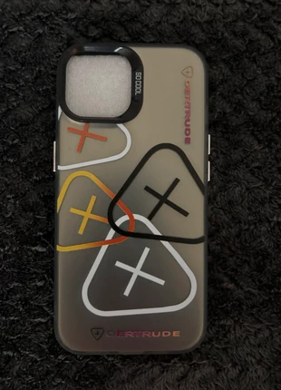 Coque Gertrude iPhone 13/14/15 – Effet métallisé avec différents logo, marque: Gertrude, état: Neuf sans étiquette, 13,00 €, 14,35 € Protection acheteurs incluse