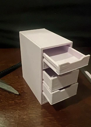 Cabinet miniature pour maison de poupée style IKEA, marque: Cabinet miniature pour maison de poupée style IKEA, état: Très bon état, taille: Taille unique, 12,00 €, 13,30 € Protection acheteurs incluse