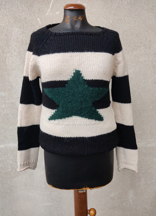 Y2K black and white star knitted sweater, marque: y2k, état: Très bon état, taille: L / 40 / 12, 10,00 €, 11,20 € Protection acheteurs incluse