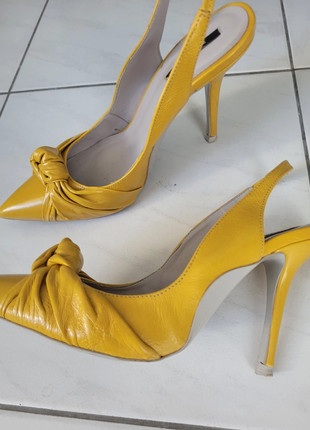 Escarpins sandales jaune moutarde 