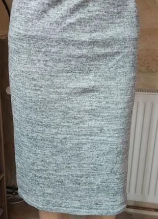 jupe longueur genoux effet laineux grise mim 38, marque: Mim, état: Très bon état, taille: M / 38 / 10, 6,50 €, 7,53 € Protection acheteurs incluse