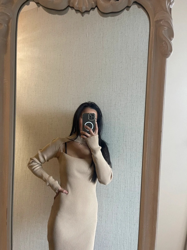 Robe prettylittlething beige 1