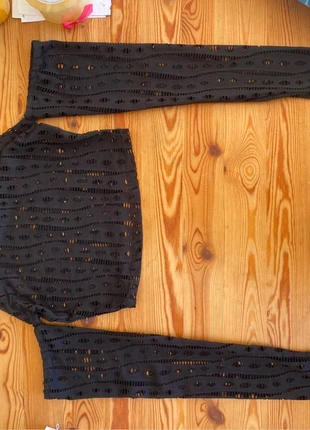 Haut noir à manchette techno, marke: TECHNO, zustand: Sehr gut, größe: S / 36 / 8, 10,00 €, 11,20 € inklusive Vinted-Käuferschutz