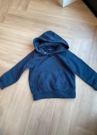 Blauwe hoodie 98/104, merk: Zeeman, staat: Heel goed, maat: 3 jaar / 98 cm, € 2,00, € 2,80 inclusief Kopersbescherming