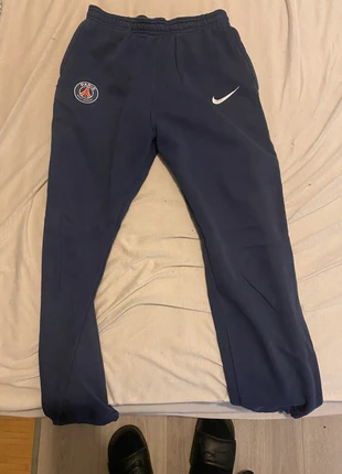 Jogging Nike Paris, merk: Nike, staat: Heel goed, maat: XS, € 7,00, € 8,05 inclusief Kopersbescherming