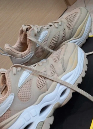 Scarpe triplet m beige, brand: Buffalo, condizioni: Ottime, taglia: 38, €50.00, €53.20 include la Protezione acquisti