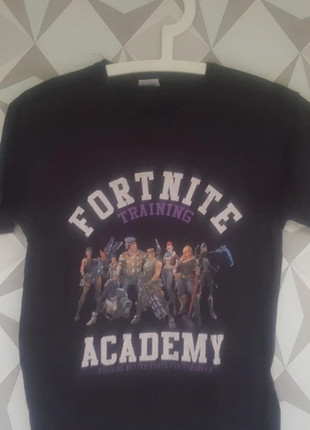 Teeshirt noir manches courtes gar on Fortnite Vinted