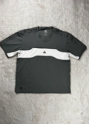T-shirt de sport adidas gris vintage, merk: adidas, staat: Heel goed, maat: L, € 19,52, € 21,20 inclusief Kopersbescherming