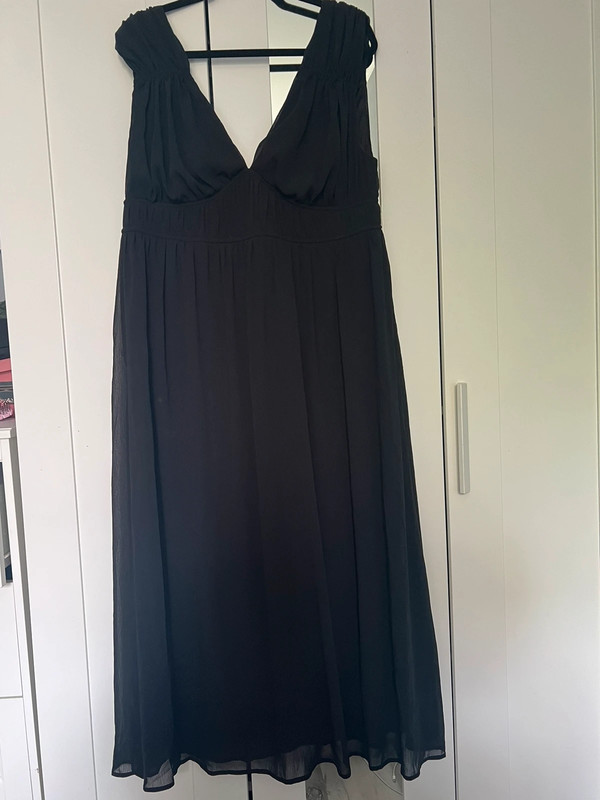 Czarna długa sukienka H&M | Vinted