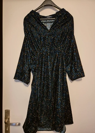 Robe velours bleue bonobo taille M, merk: Bonobo, staat: Heel goed, maat: M / 38 / 10, € 5,50, € 6,48 inclusief Kopersbescherming
