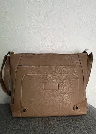 Sac à bandoulière réglable « Livia » Taupe, état: Neuf avec étiquette, 10,00 €, 11,20 € Protection acheteurs (Pro) incluse