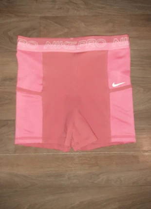 Short court sport crossfit Nike pro dry fit, brand: Nike, condizioni: Nuovo con cartellino, taglia: S / IT 40 / EU 36, €20.00, €21.70 include la Protezione acquisti