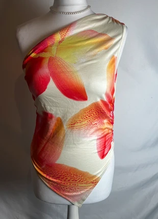 Top type vintage y2k aesthetic, brand: COQUETTE, condizioni: Ottime, taglia: M / IT 42 / EU 38, €10.00, €11.20 include la Protezione acquisti