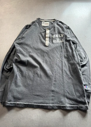 T shirt à manches longues crewneck Champion gris – Taille M (Unisexe), marke: Champion, zustand: Sehr gut, größe: M, 10,00 €, 11,20 € beinhaltet Vinted-Käuferschutz Pro