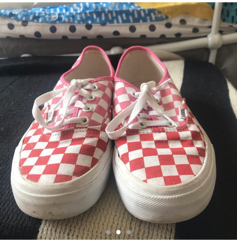 Pink vans sales checkerboard shoes