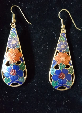 Orecchini in ottone e smalti, merk: Hippie, staat: Nieuw zonder prijskaartje, € 14,00, € 15,40 inclusief Kopersbescherming