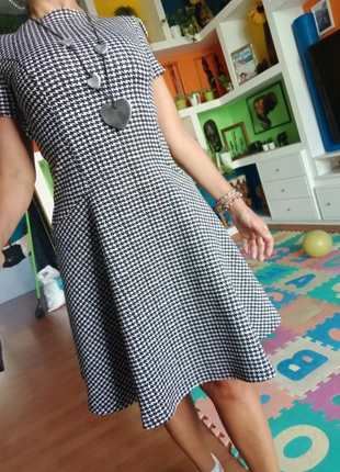 Abito Benetton a quadretti bianco e nero stile classico, brand: Classic, condizioni: Ottime, taglia: S / IT 40 / EU 36, €3.99, €4.89 include la Protezione acquisti