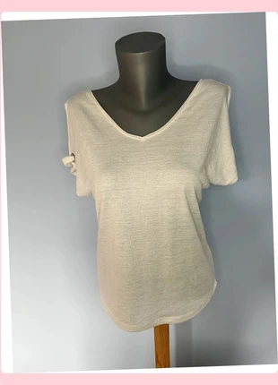 T-shirt blanc brillant ouvert aux épaules – Camaïeu – Taille estimée M (49 cm aux aisselles), marke: Camaïeu, zustand: Sehr gut, größe: M / 38 / 10, 4,60 €, 5,53 € beinhaltet Vinted-Käuferschutz Pro