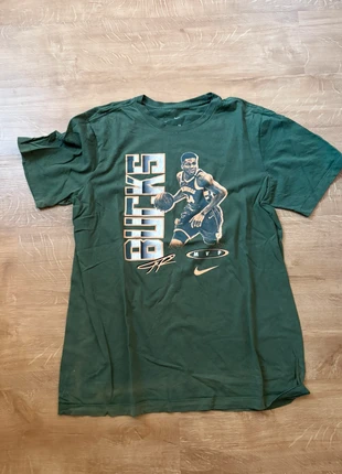 Nike Grapic Tee, marke: Nike, zustand: Gut, größe: L, 10,00 €, 11,20 € inklusive Vinted-Käuferschutz