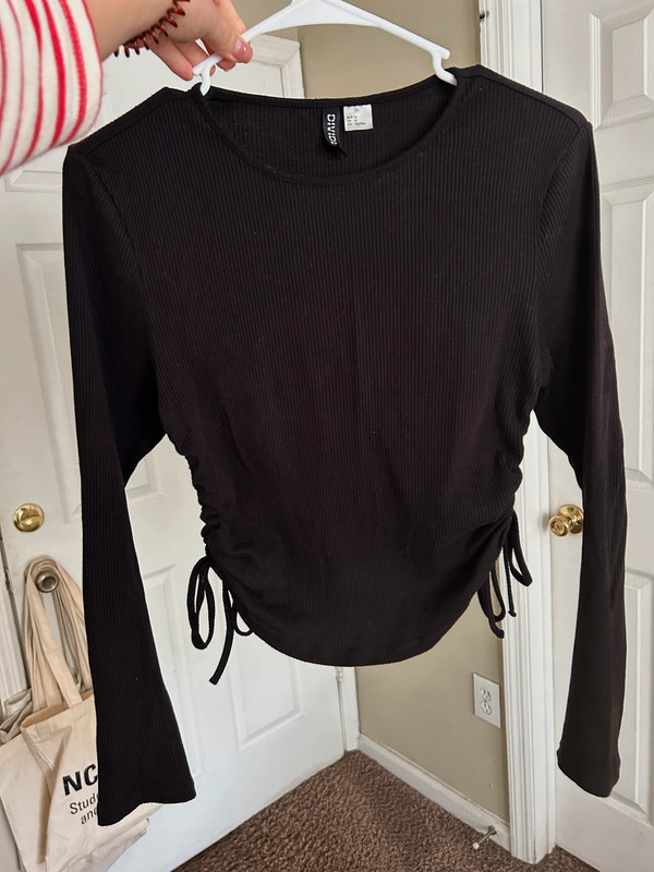 Black long sleeve top 1