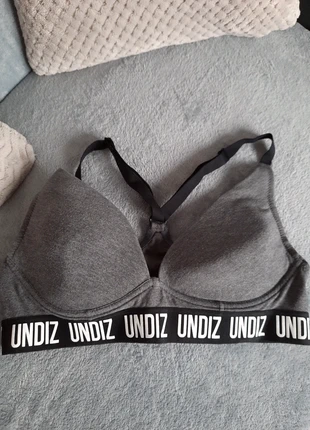 Brassière grise sport Undiz L, marque: Undiz, état: Bon état, taille: Autre, 3,00 €, 3,85 € Protection acheteurs incluse