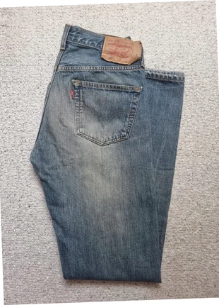 145. Jean Levi's 501 - Coupe droite classique straight Leg - bleu brut délavé - W32/L34 - FR42, brand: Levi's, condition: Very good, size: W32, €23.75, €25.64 includes Buyer Protection Pro