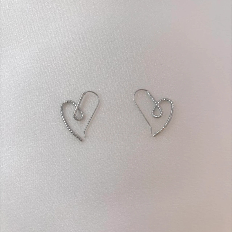 Simple Style Love Heart Stud Earrings for Women 3