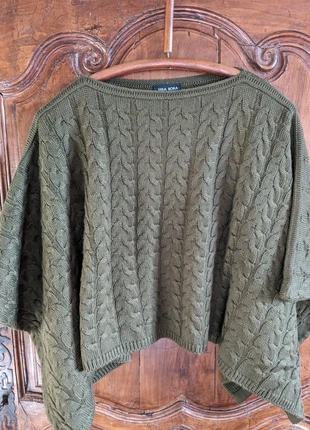 Poncho chaud (Cf. Laine Mérinos) de couleur vert sapin à torsades., marque: Tera Bora, état: Très bon état, taille: Taille unique, 46,00 €, 49,00 € Protection acheteurs incluse
