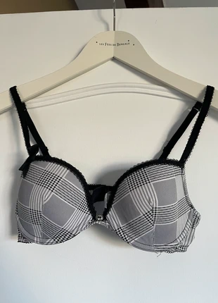 Soutien gorge Etam 90B, marke: Etam, zustand: Sehr gut, größe: 75B, 6,00 €, 7,00 € inklusive Vinted-Käuferschutz