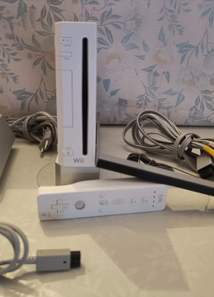 Nintendo Wii bianca con accessori - Testata e funzionante, marque: Nintendo, état: Bon état, 20,00 €, 21,70 € Protection acheteurs incluse