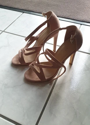 Sandales à talons #newlook #pointure36, marque: New Look, état: Très bon état, taille: 36, 3,50 €, 4,38 € Protection acheteurs incluse