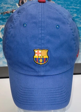 Casquette Nike FC Barcelone Heritage 86 taille unique en très bon état, marke: Nike, zustand: Sehr gut, größe: Einheitsgröße, 9,00 €, 10,15 € inklusive Vinted-Käuferschutz