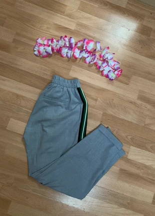 Pantalon tailleur bershka taille S , marque: Bershka, état: Très bon état, taille: S / 36 / 8, 5,00 €, 5,95 € Protection acheteurs incluse