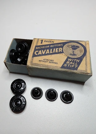 Boite ancienne boutons métalliques à sertir, marque: Vintage, état: Très bon état, 5,00 €, 5,95 € Protection acheteurs incluse