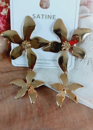 Boucles fleurs dorées, brand: Satine, condizioni: Ottime, €5.00, €5.95 include la Protezione acquisti Pro