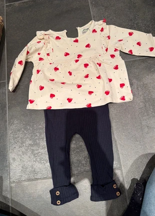 Ensemble 9 mois, marque: Kiabi, état: Très bon état, taille: 9-12 mois / 74 cm, 2,00 €, 2,80 € Protection acheteurs incluse